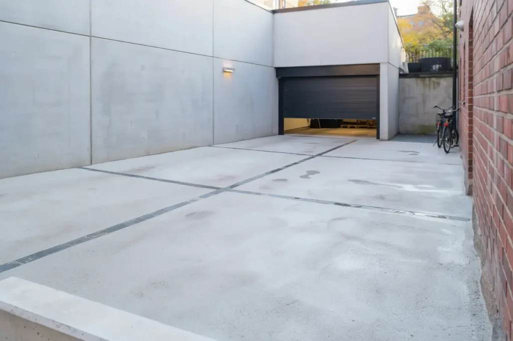 omfogning av dilatationsfogar i garage p s dermalm